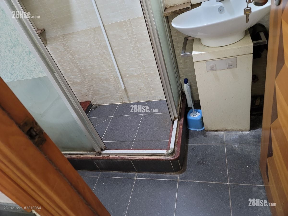 Shun King Building Sell 1 Bathroom 216 ft²