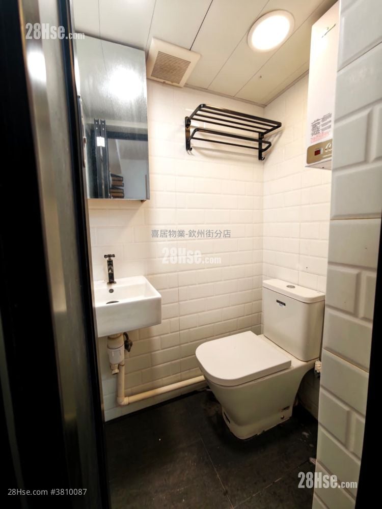 Hong Fai Building Sell 2 Bedrooms , 1 Bathroom 210 ft²