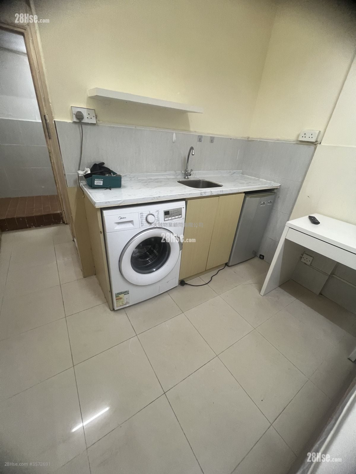 侨丰大厦 租盘 开放式间隔 , 1 浴室 150 平方尺