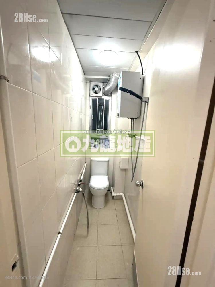 Hong Ning Building Sell 2 Bedrooms , 1 Bathroom 330 ft²