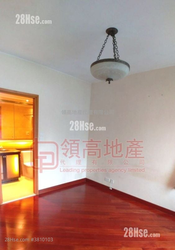 The Arch Sell 3 Bedrooms , 2 Bathrooms 867 ft²