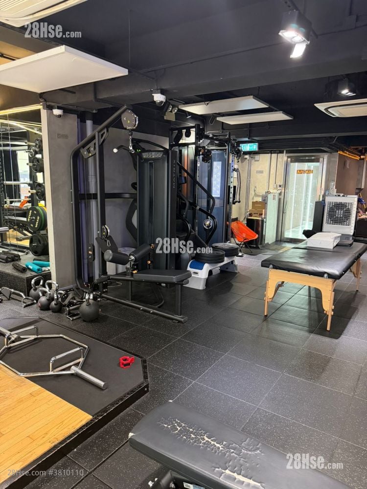 昆辉大厦 租盘 开放式间隔 , 3 厕所 1,800 平方尺