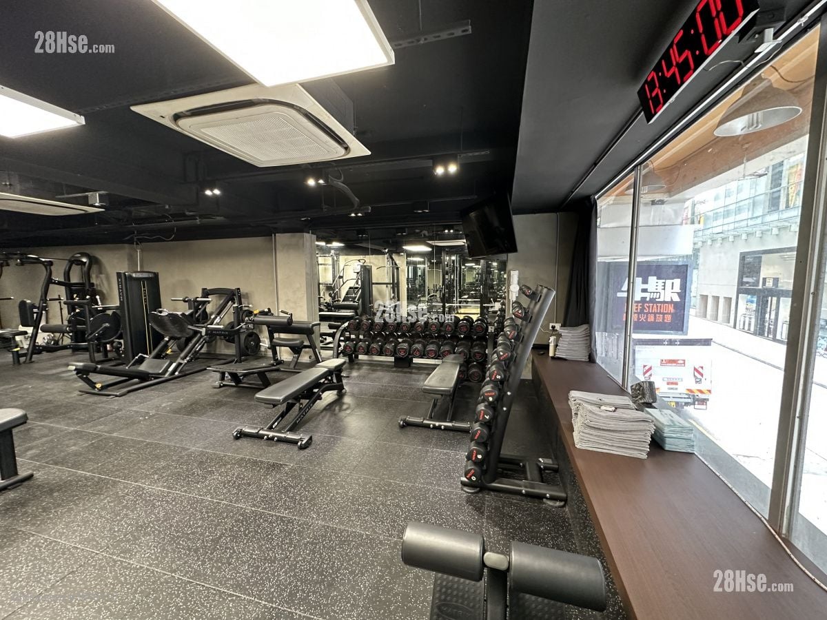 昆辉大厦 租盘 开放式间隔 , 3 厕所 1,800 平方尺