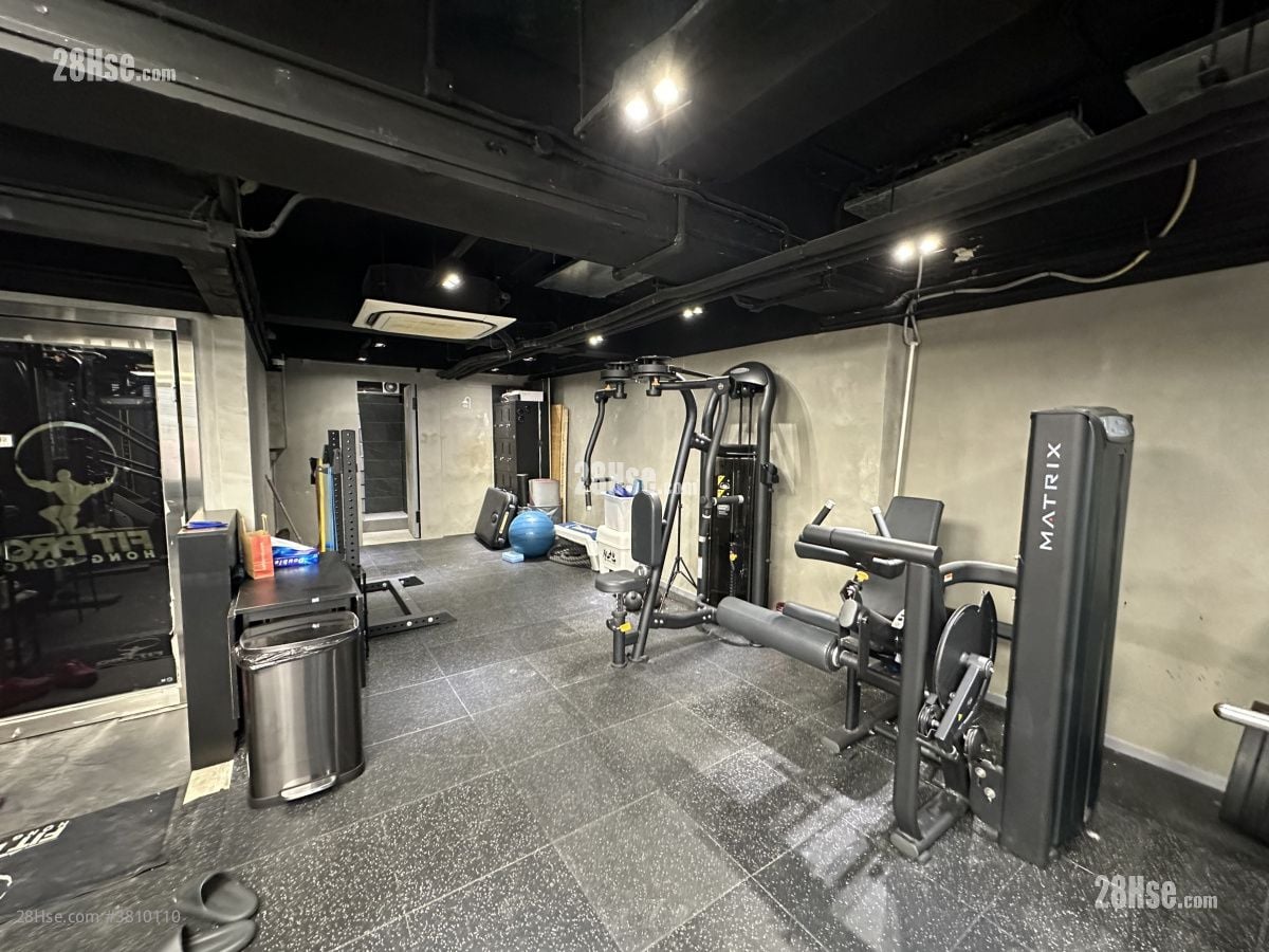 昆辉大厦 租盘 开放式间隔 , 3 厕所 1,800 平方尺