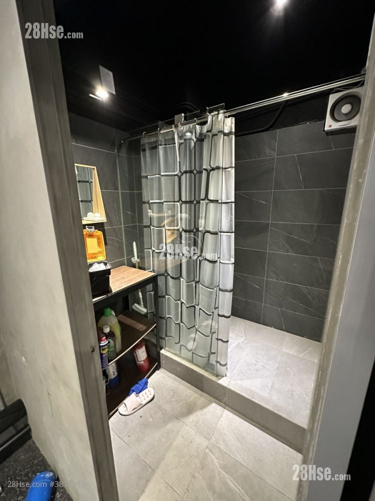 昆辉大厦 租盘 开放式间隔 , 3 厕所 1,800 平方尺