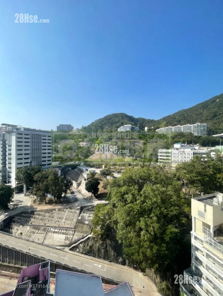 Cheung Fai Building Sell 2 Bedrooms , 1 Bathroom 243 ft²