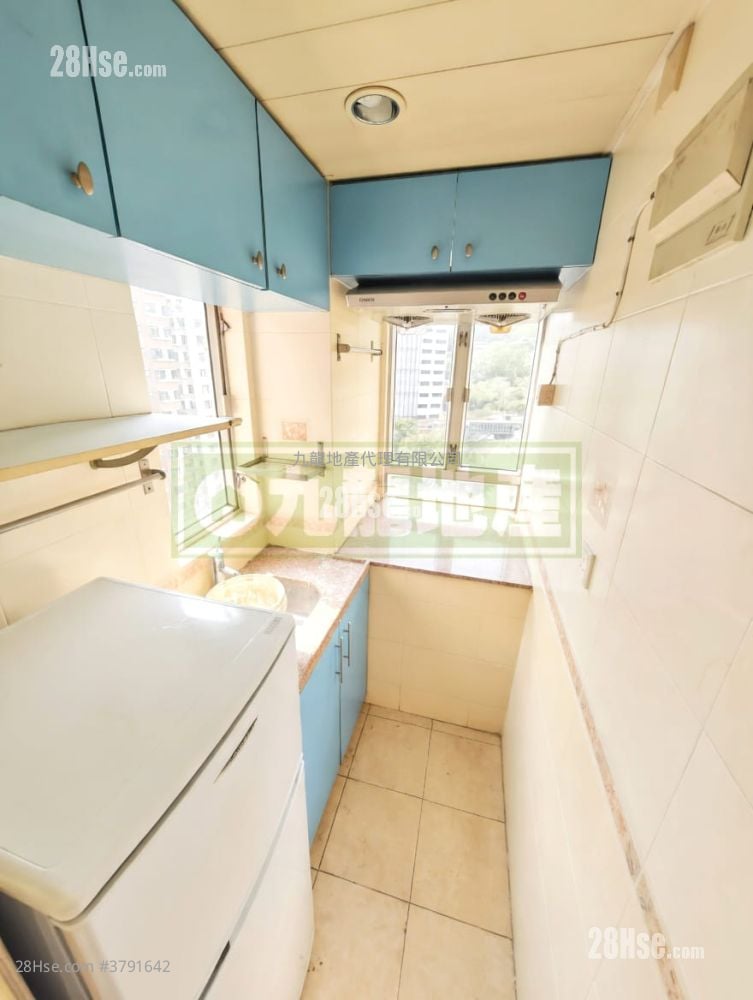 Cheung Fai Building Sell 2 Bedrooms , 1 Bathroom 243 ft²