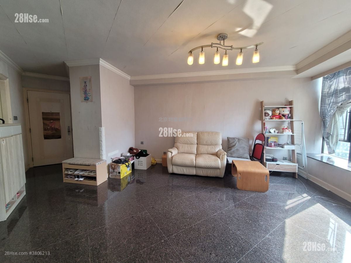 Kornhill Sell 3 Bedrooms , 2 Bathrooms 902 ft²