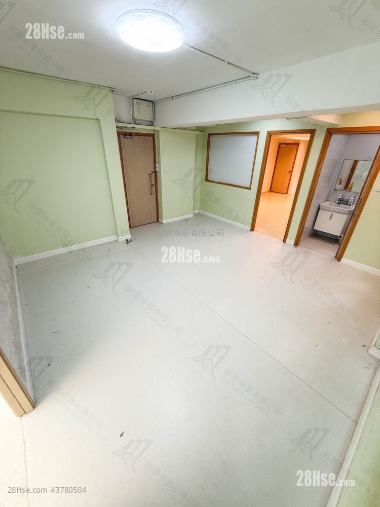 157-159 Wong Nai Chung Road Sell 4 Bedrooms , 1 Bathroom 920 ft²