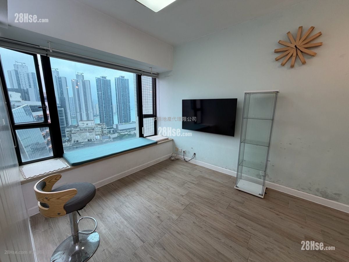 living room: Chelsea Court Sell 2 Bedrooms , 1 Bathroom 450 ft²