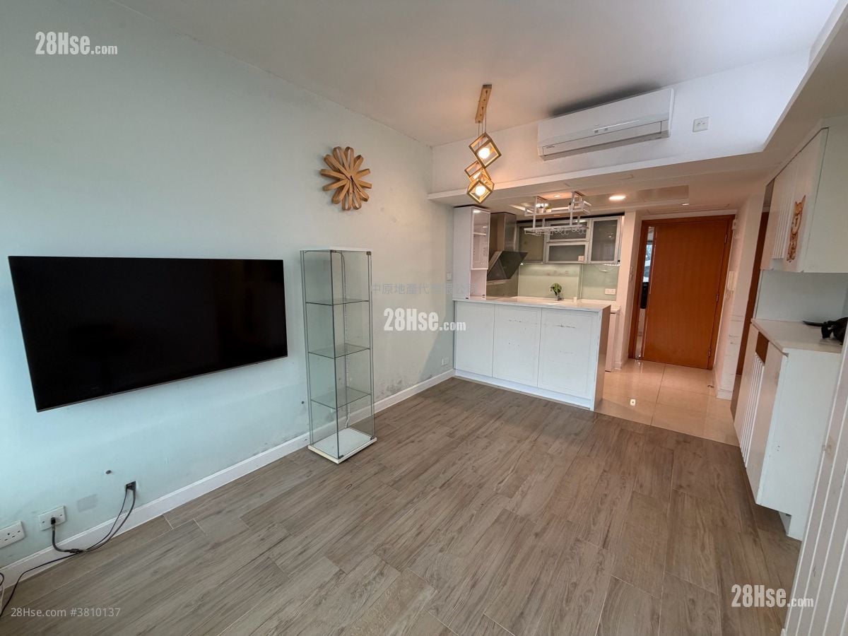 living room: Chelsea Court Sell 2 Bedrooms , 1 Bathroom 450 ft²