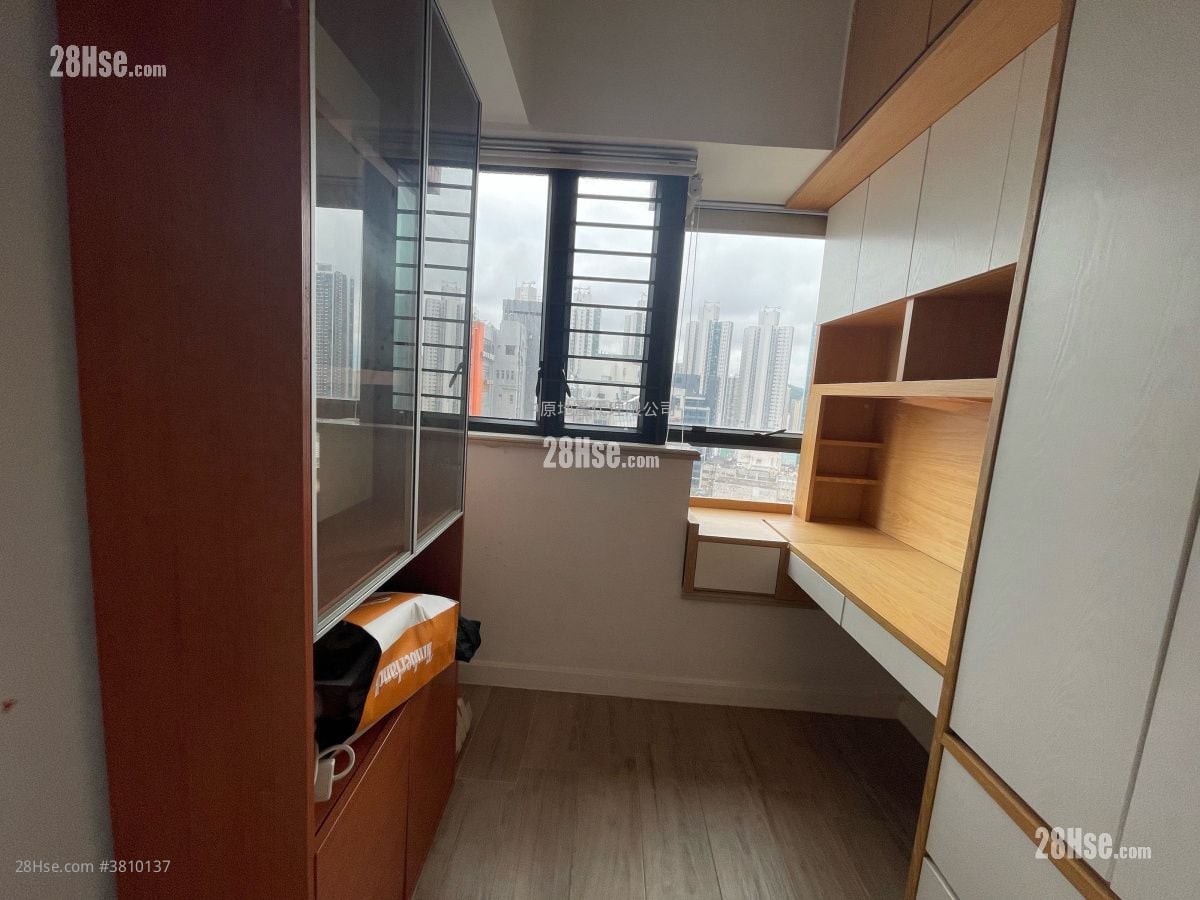 bedroom 1: Chelsea Court Sell 2 Bedrooms , 1 Bathroom 450 ft²