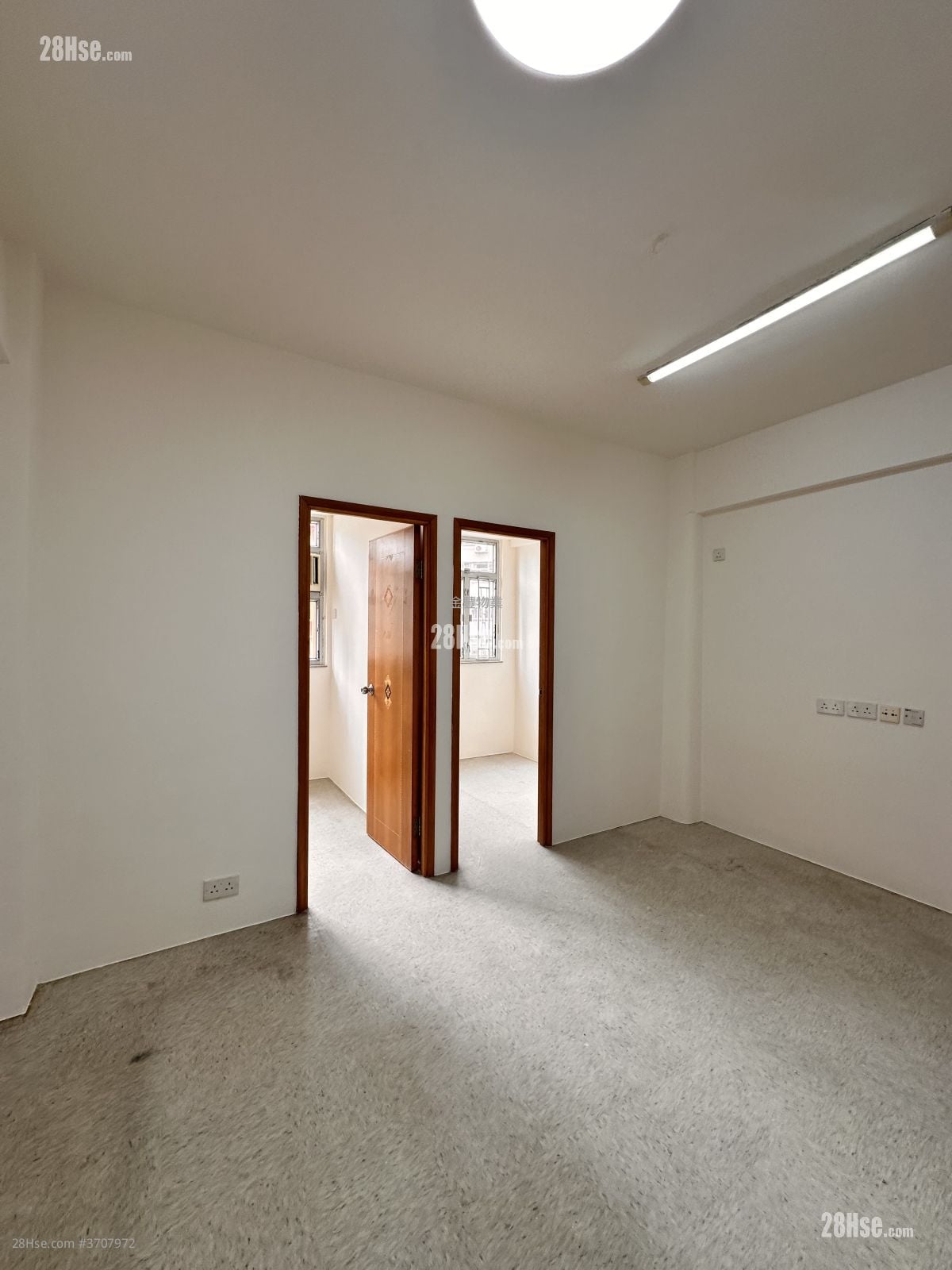 唐楼 售盘 2 房 , 1 浴室 350 平方尺