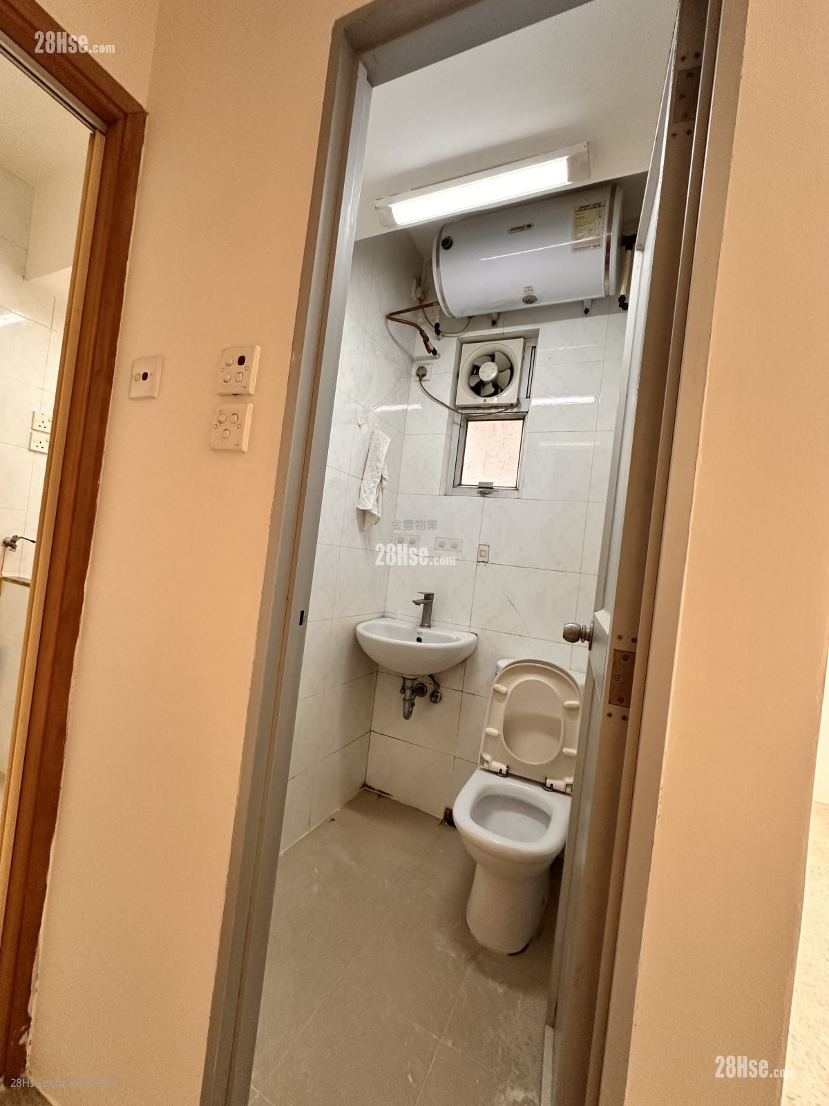 唐楼 售盘 2 房 , 1 浴室 350 平方尺