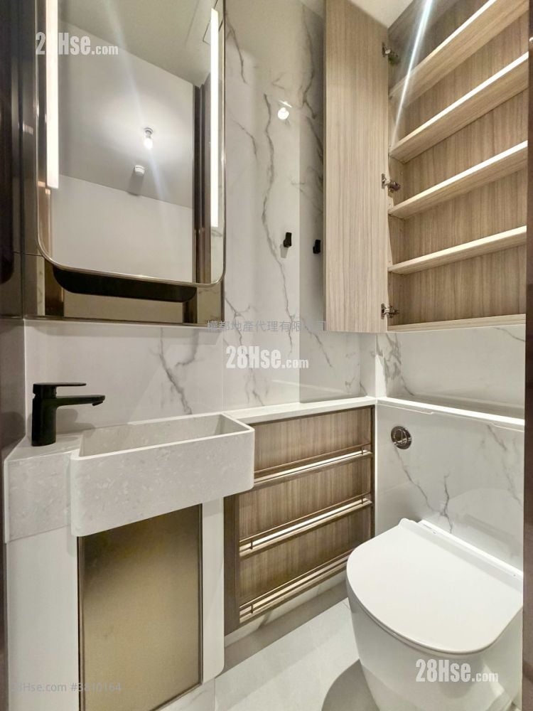 南首 租盘 开放式间隔 , 1 浴室 200 平方尺