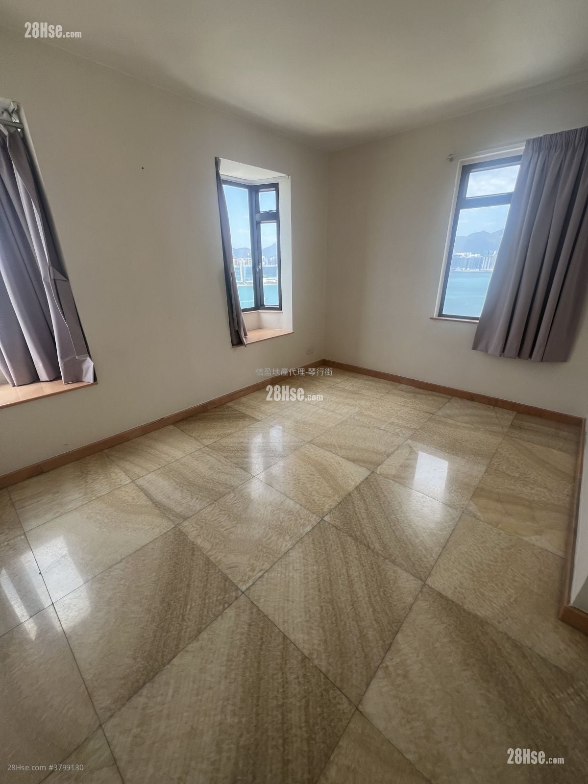 Victoria Centre Rental 2 Bedrooms , 1 Bathroom 524 ft²