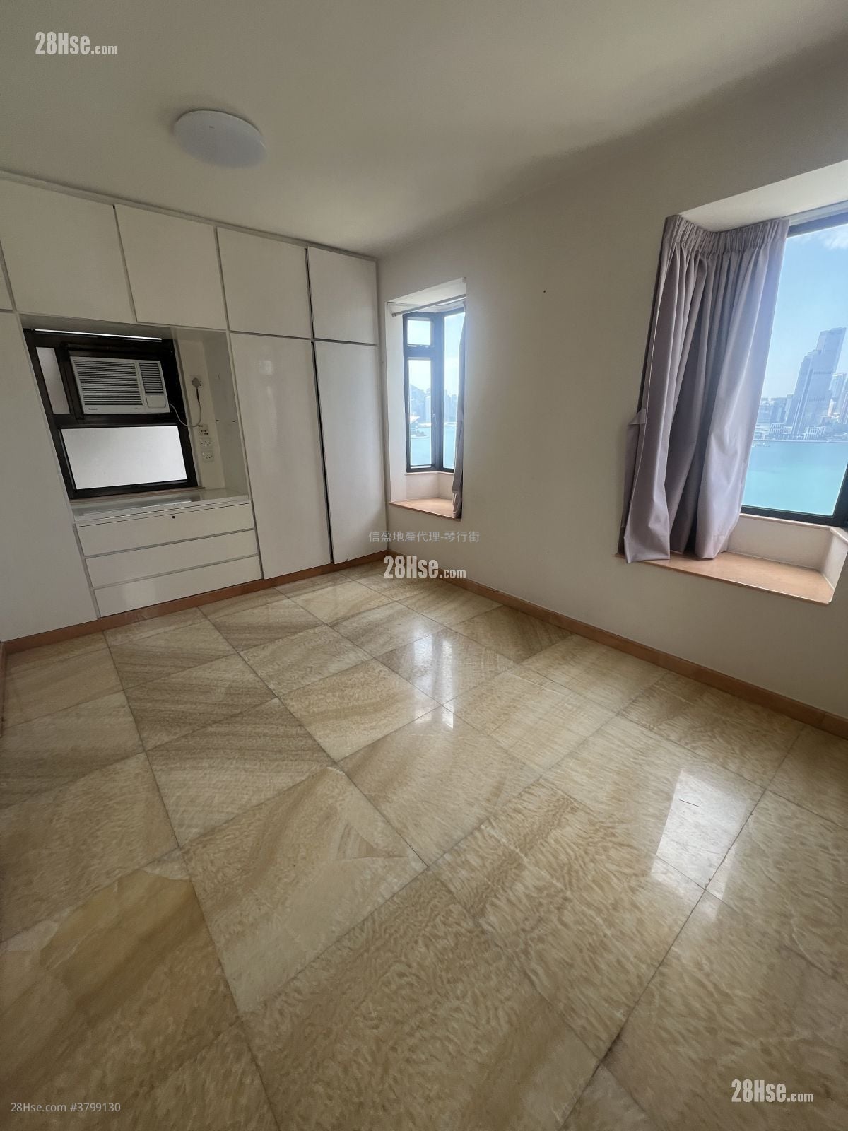 Victoria Centre Rental 2 Bedrooms , 1 Bathroom 524 ft²