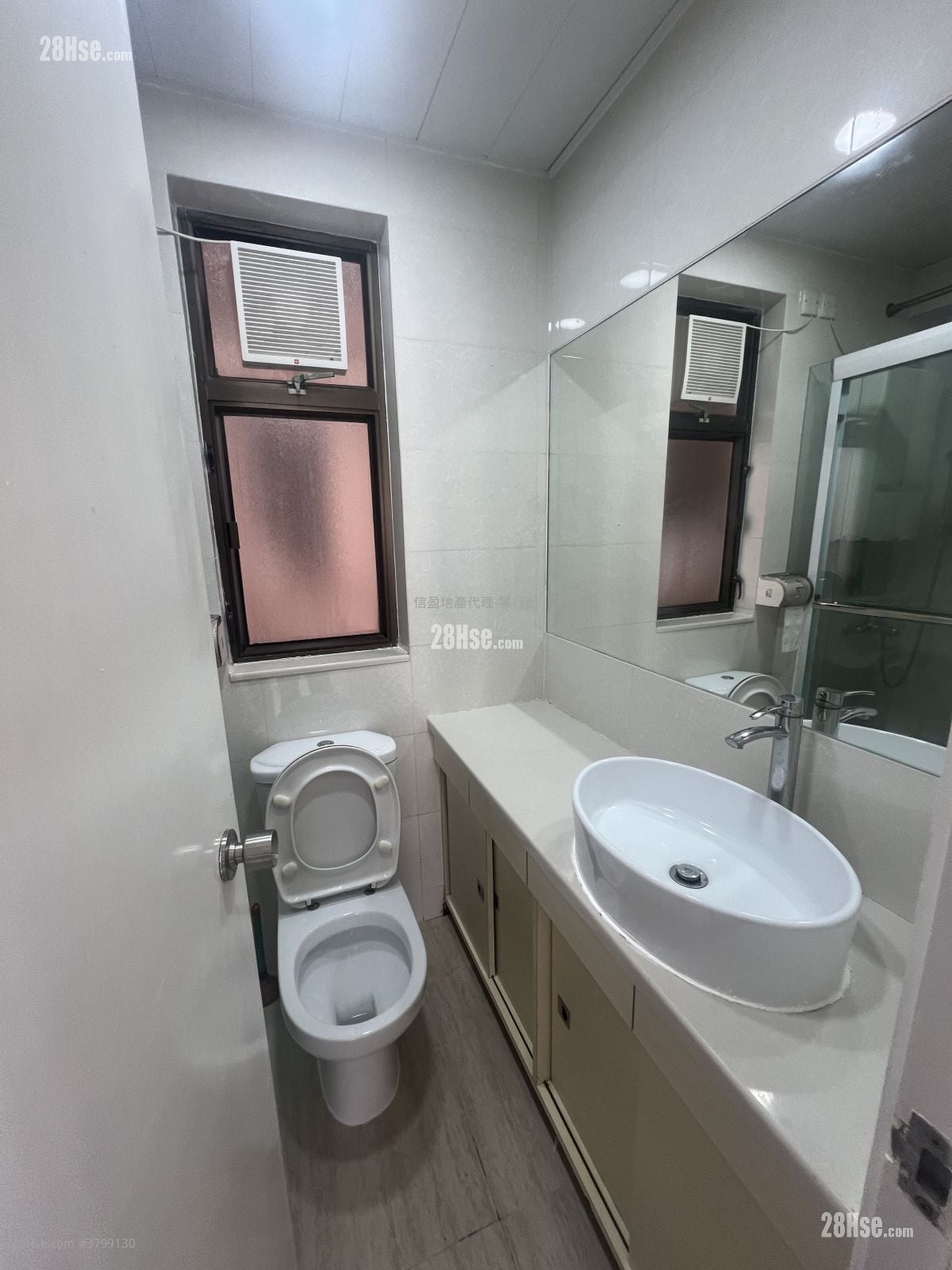 Victoria Centre Rental 2 Bedrooms , 1 Bathroom 524 ft²