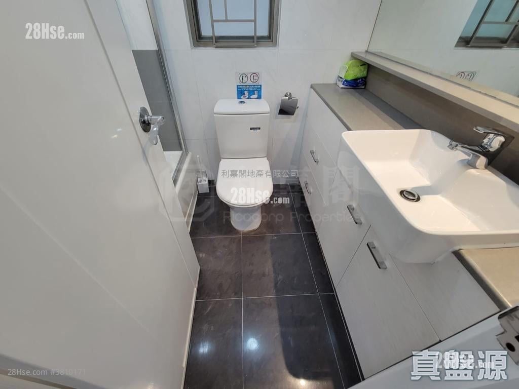 Tseung Kwan O Plaza Sell 3 Bedrooms , 2 Bathrooms 761 ft²