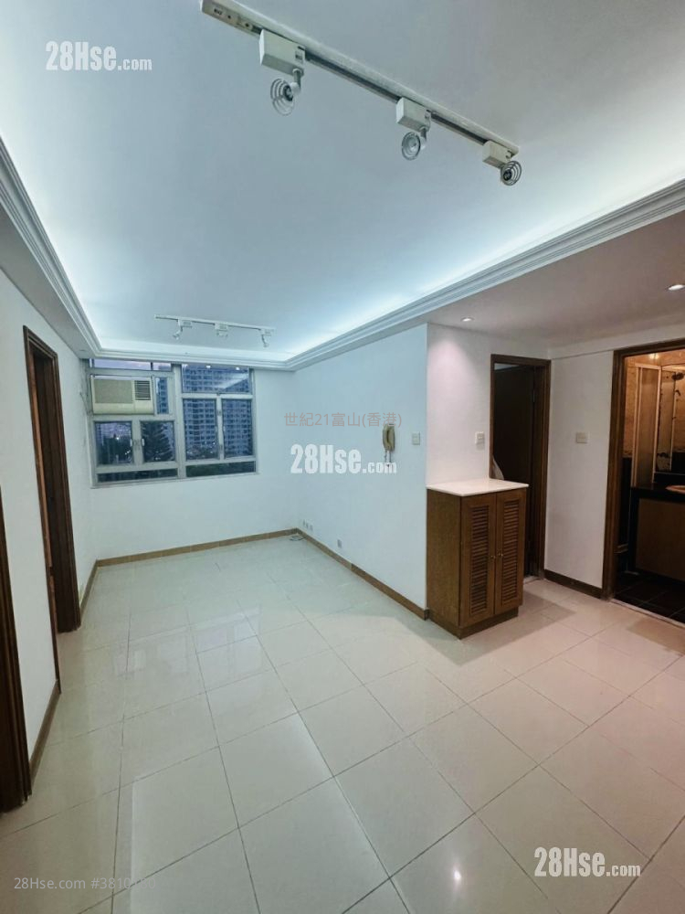 Tin Ma Court Sell 2 Bedrooms , 1 Bathroom 415 ft²