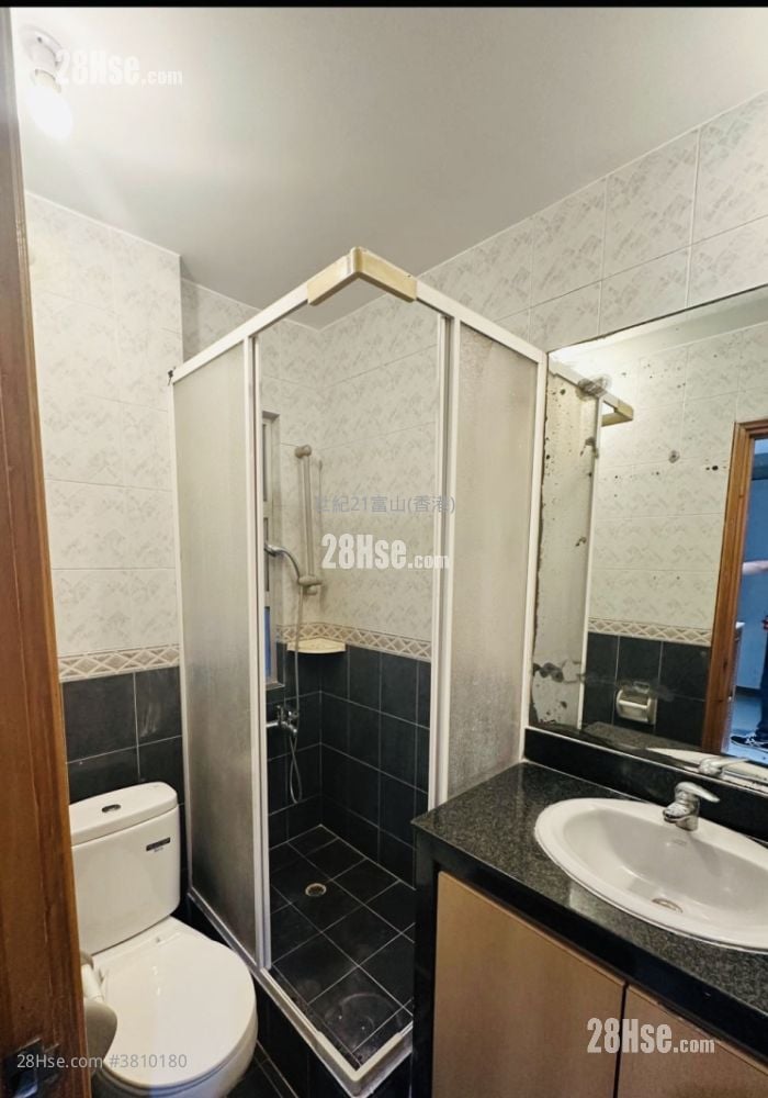 Tin Ma Court Sell 2 Bedrooms , 1 Bathroom 415 ft²