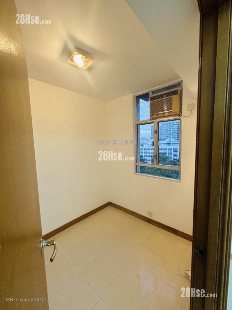 Tin Ma Court Sell 2 Bedrooms , 1 Bathroom 415 ft²