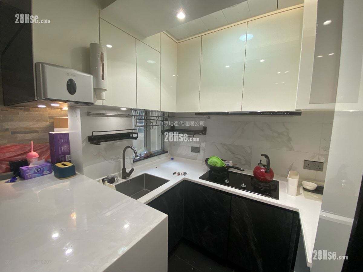 廚房: 荃灣中心 售盤 2 房 , 1 浴室 380 平方呎