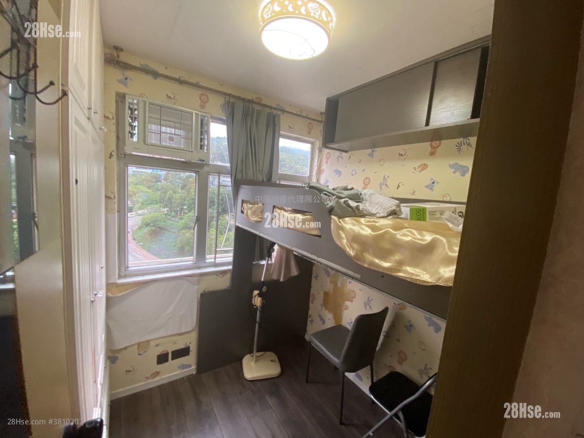 睡房 1: 荃灣中心 售盤 2 房 , 1 浴室 380 平方呎