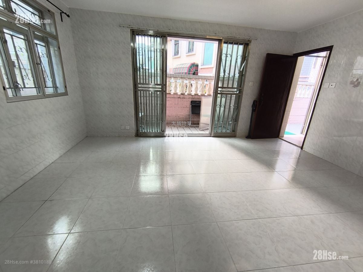 Village Rental 3 Bedrooms , 1 Bathroom 700 ft²