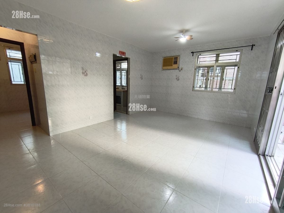 Village Rental 3 Bedrooms , 1 Bathroom 700 ft²