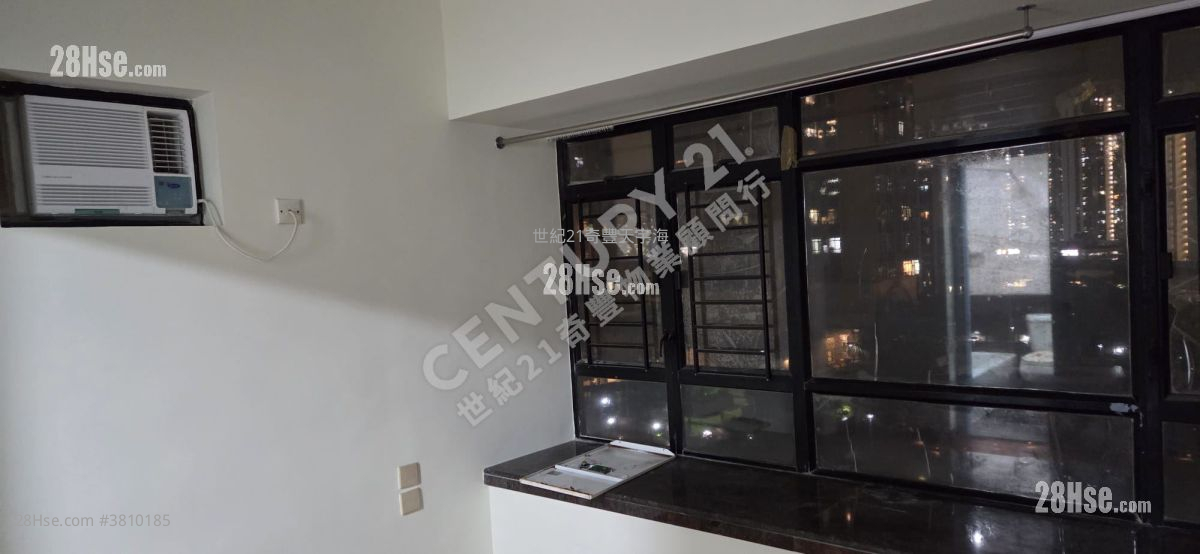 Sunshine City Rental 3 Bedrooms , 2 Bathrooms 618 ft²