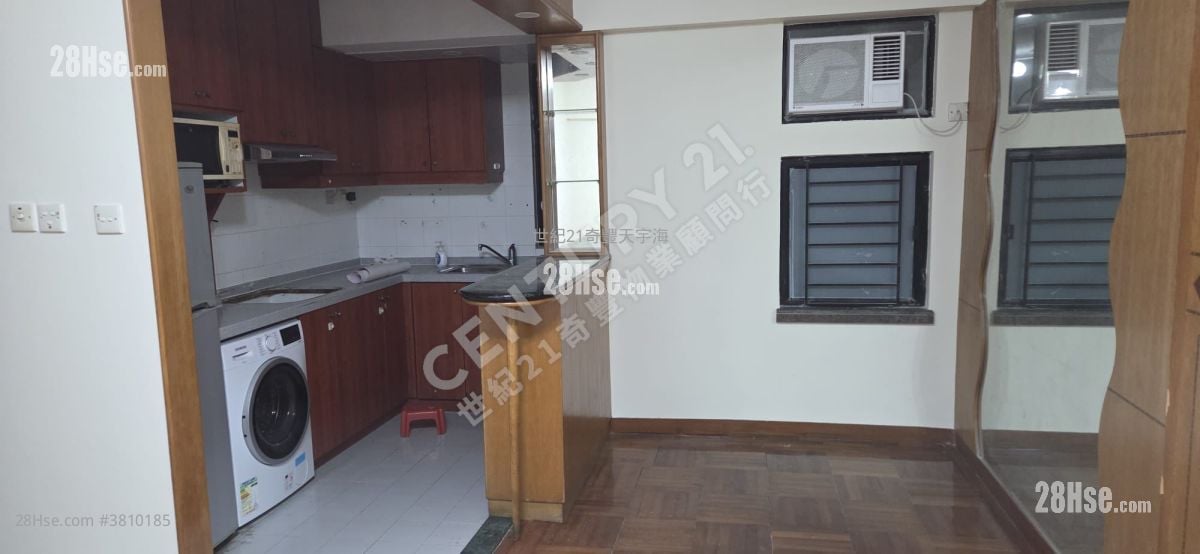 Sunshine City Rental 3 Bedrooms , 2 Bathrooms 618 ft²