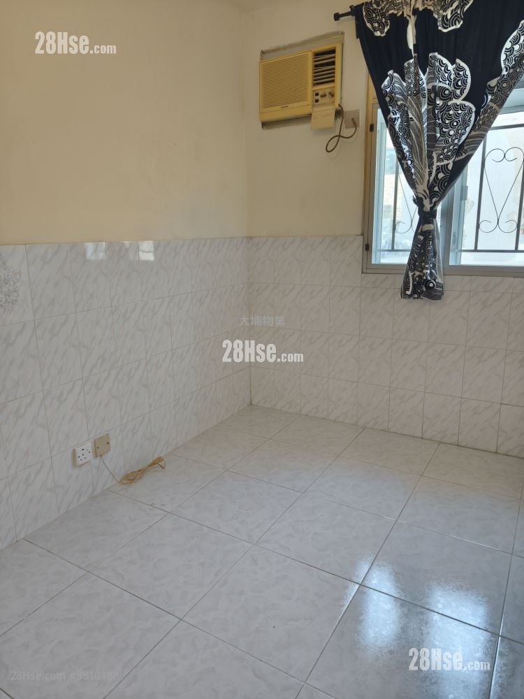 Village Rental 3 Bedrooms , 1 Bathroom 700 ft²