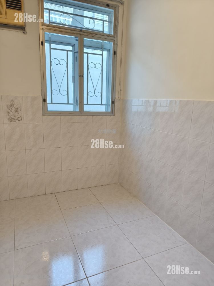 Village Rental 3 Bedrooms , 1 Bathroom 700 ft²