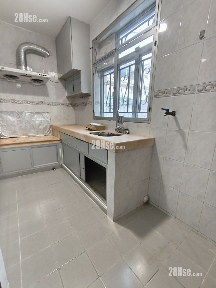 Village Rental 3 Bedrooms , 1 Bathroom 700 ft²