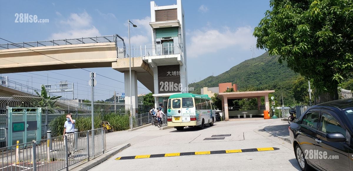 Village Rental 3 Bedrooms , 1 Bathroom 700 ft²