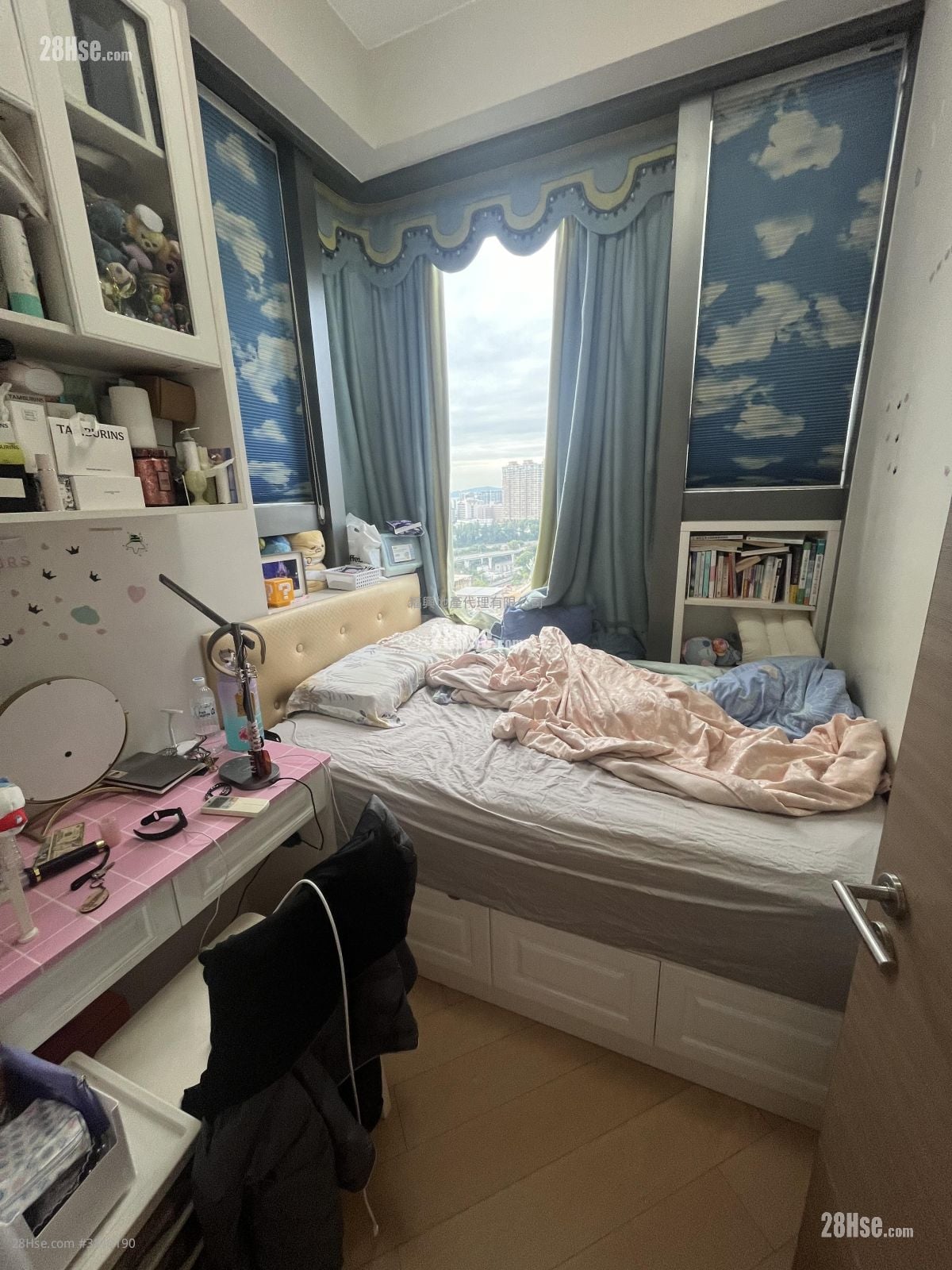 Metro 6 Sell 2 Bedrooms , 1 Bathroom 423 ft²