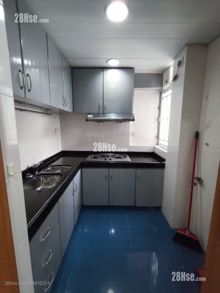 New Kwai Fong Gardens Rental 2 Bedrooms , 1 Bathroom 400 ft²
