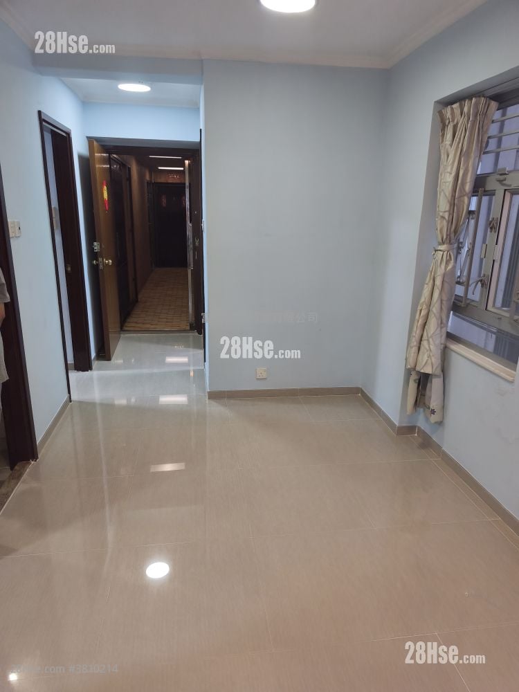 New Kwai Fong Gardens Rental 2 Bedrooms , 1 Bathroom 400 ft²