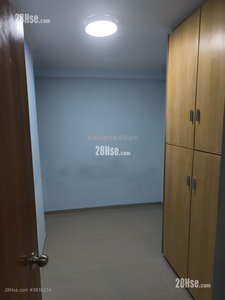 New Kwai Fong Gardens Rental 2 Bedrooms , 1 Bathroom 400 ft²