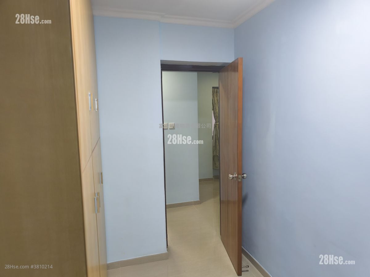 New Kwai Fong Gardens Rental 2 Bedrooms , 1 Bathroom 400 ft²