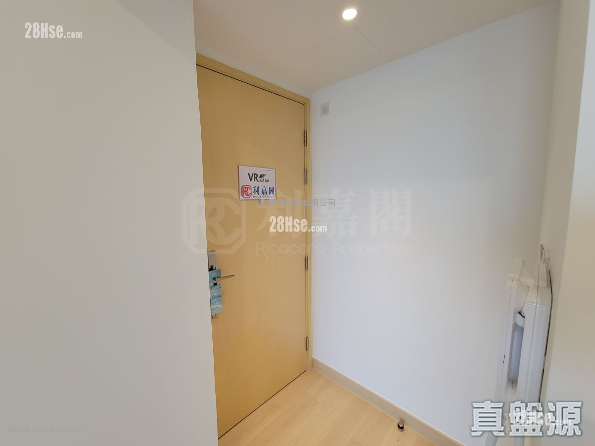 Marini Sell 2 Bedrooms 495 ft²