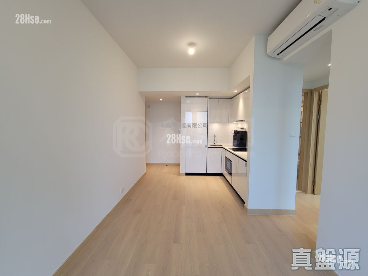 Marini Sell 2 Bedrooms 495 ft²