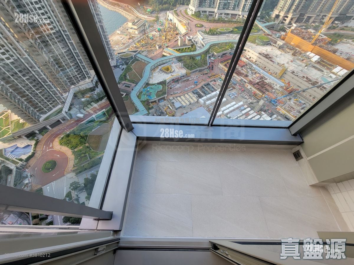 Marini Sell 2 Bedrooms 495 ft²