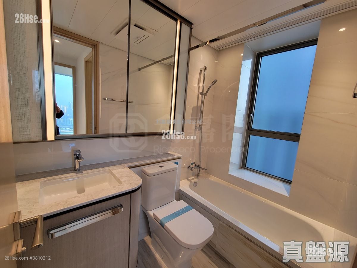 Marini Sell 2 Bedrooms 495 ft²