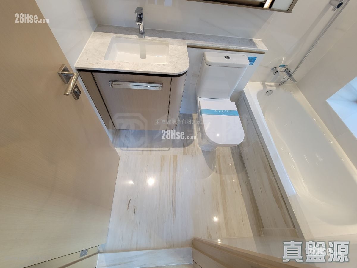 Marini Sell 2 Bedrooms 495 ft²