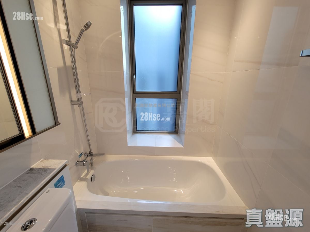 Marini Sell 2 Bedrooms 495 ft²