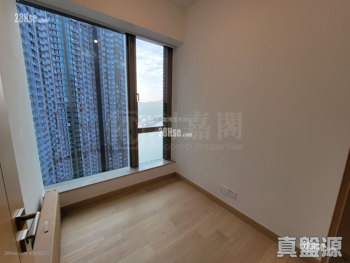 Marini Sell 2 Bedrooms 495 ft²