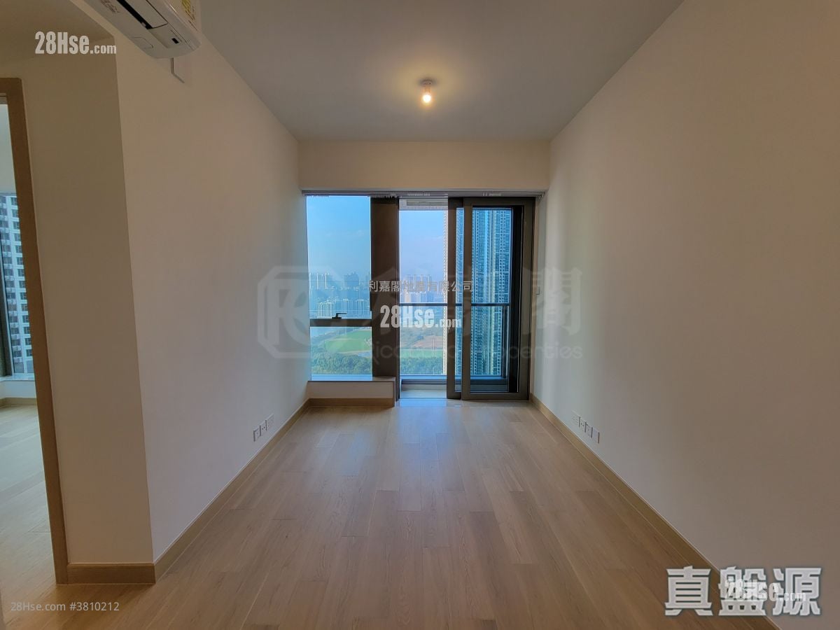 Marini Sell 2 Bedrooms 495 ft²