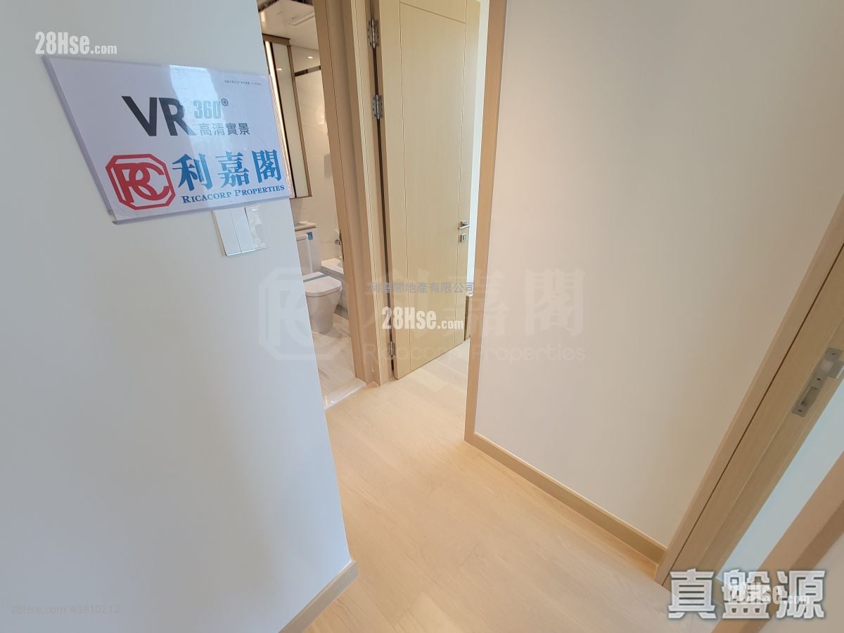 Marini Sell 2 Bedrooms 495 ft²